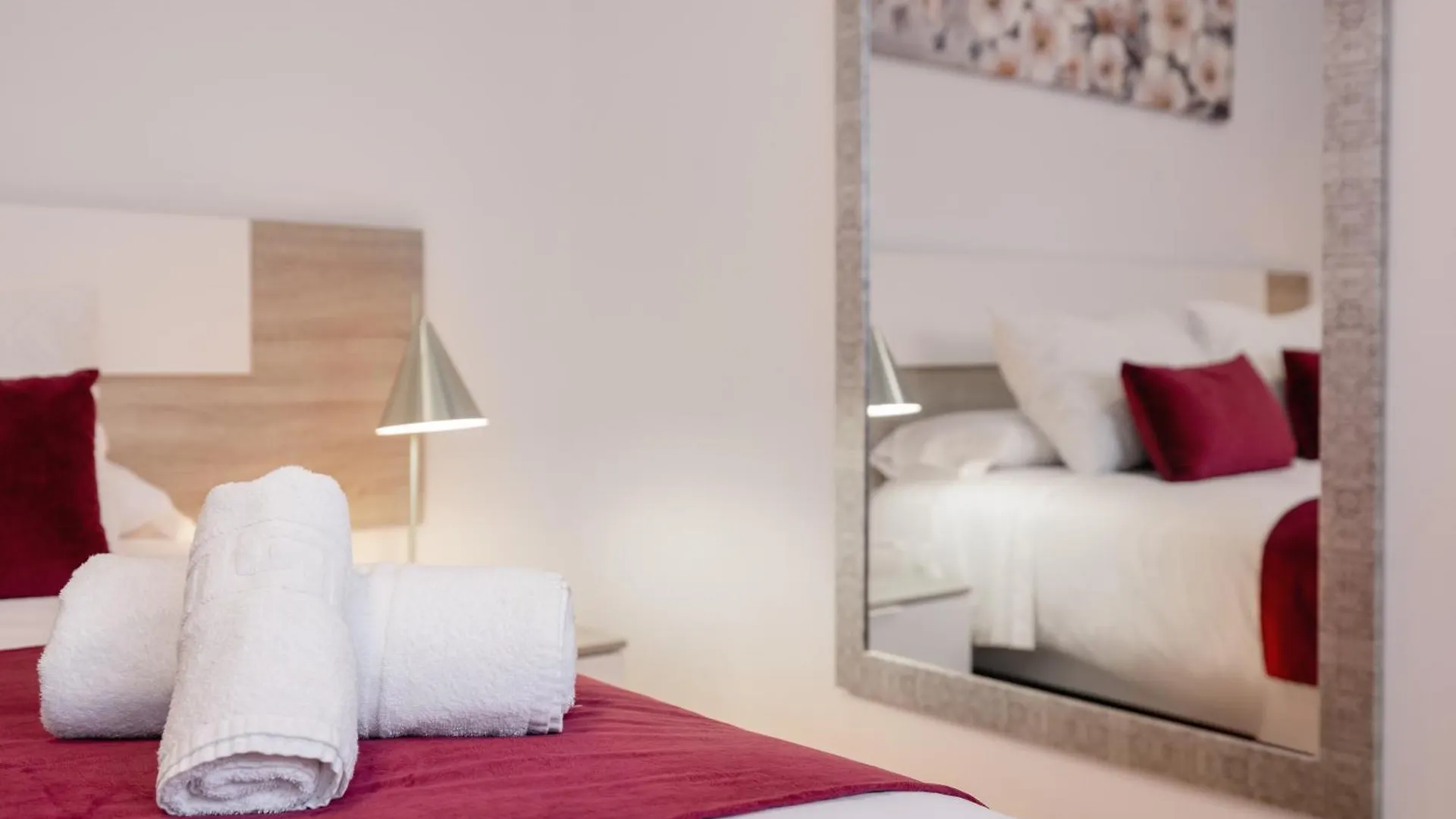 Apartamentos Trianasol Seville